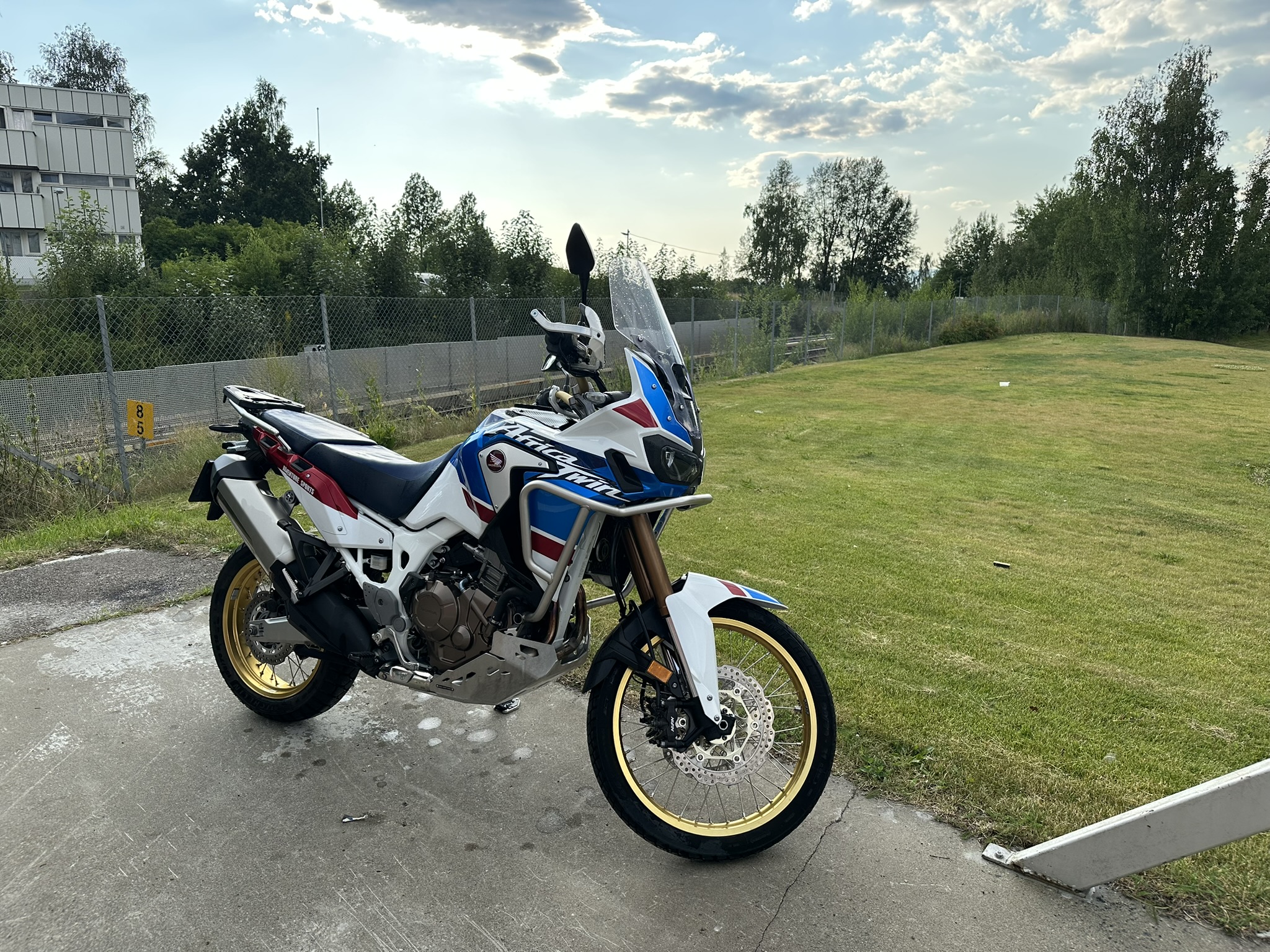 Honda crf1000l africa twin adventure sport