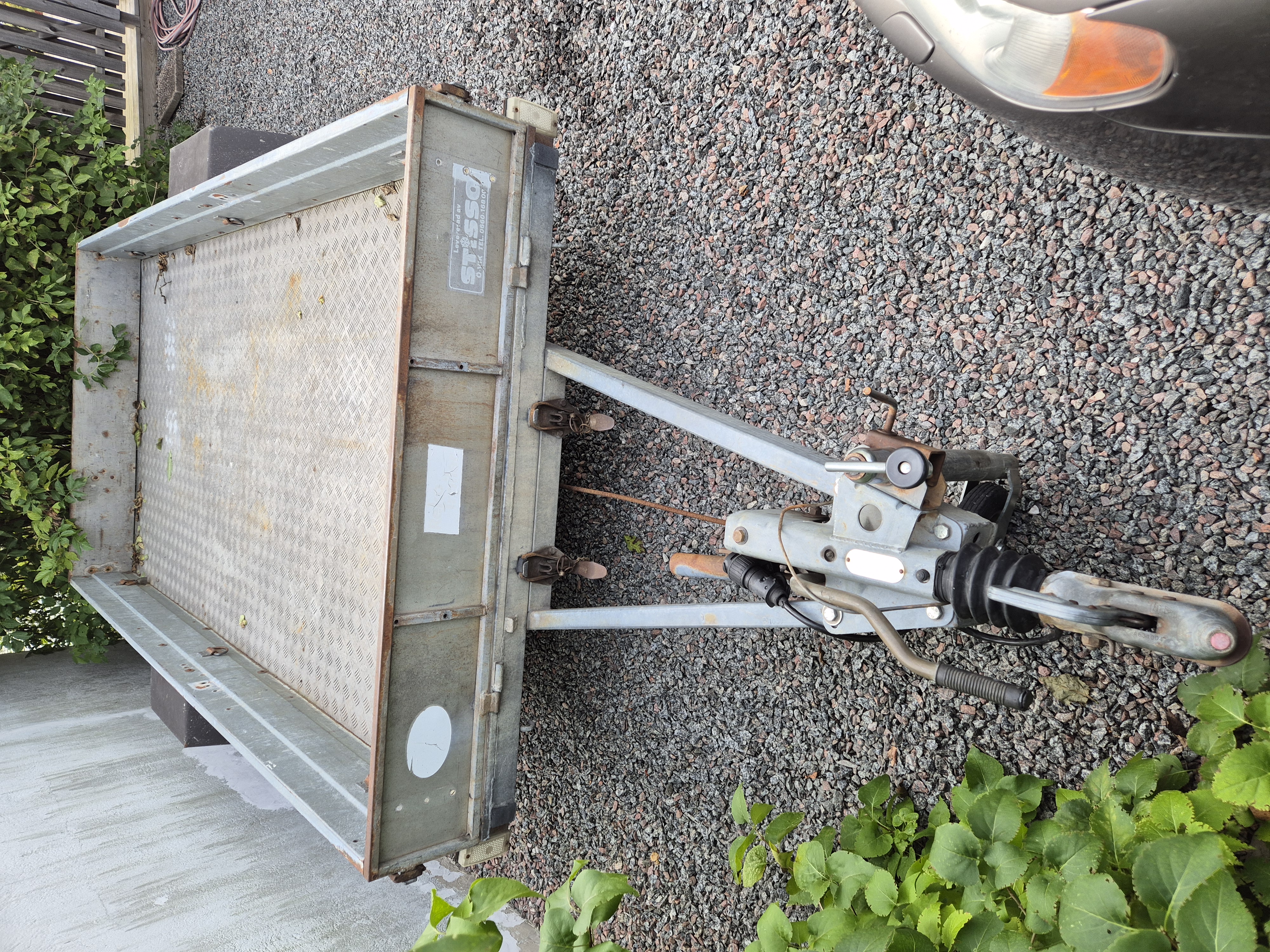1300kg släpvagn med tipp