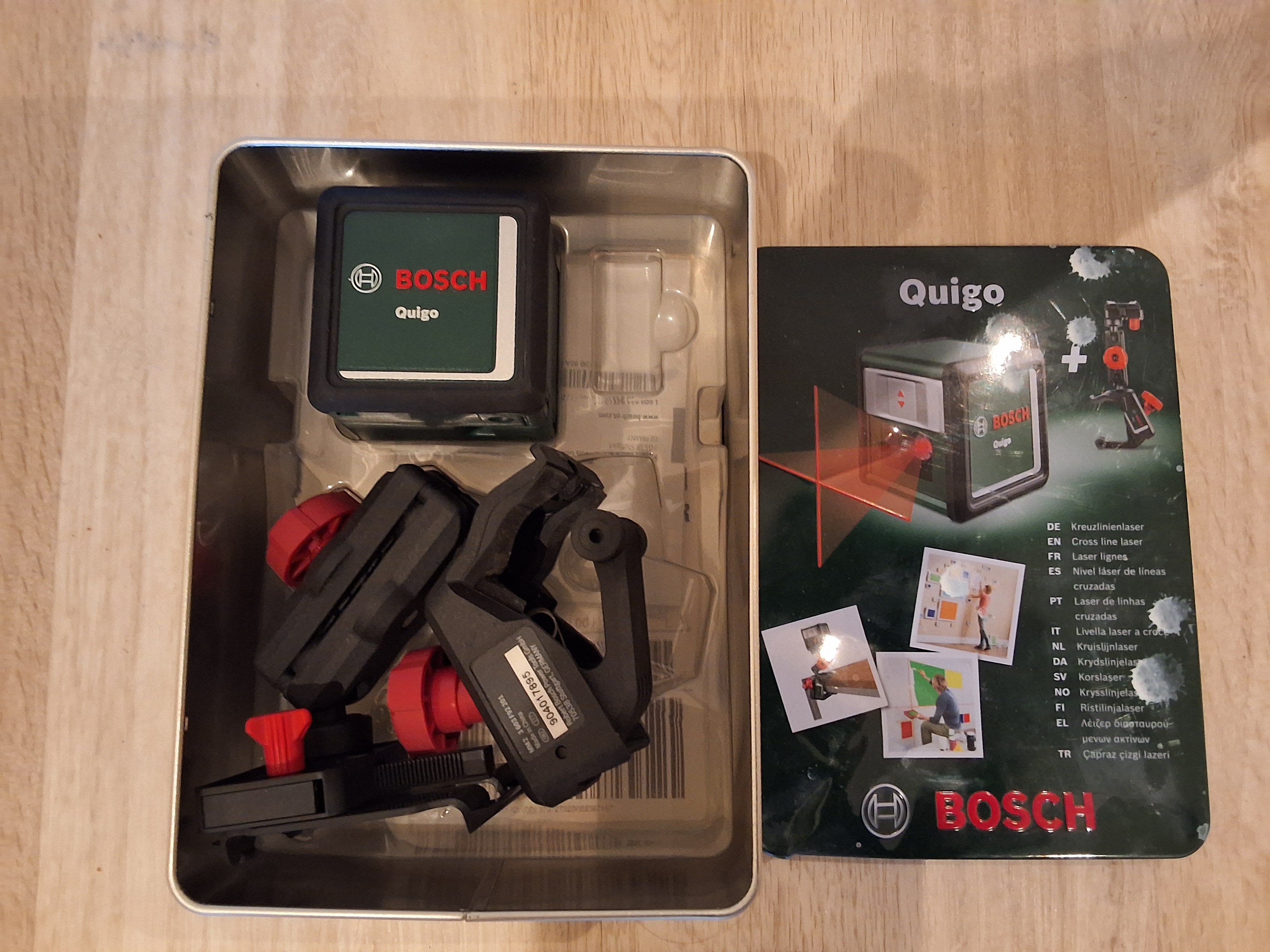 Bosch quigo basic krysslaser med universalholder