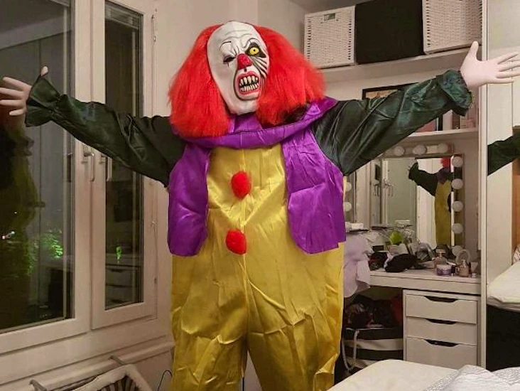 Läskig clowndräkt