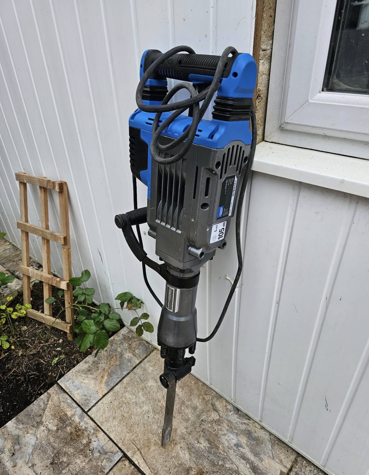 Electric concrete breaker for hire