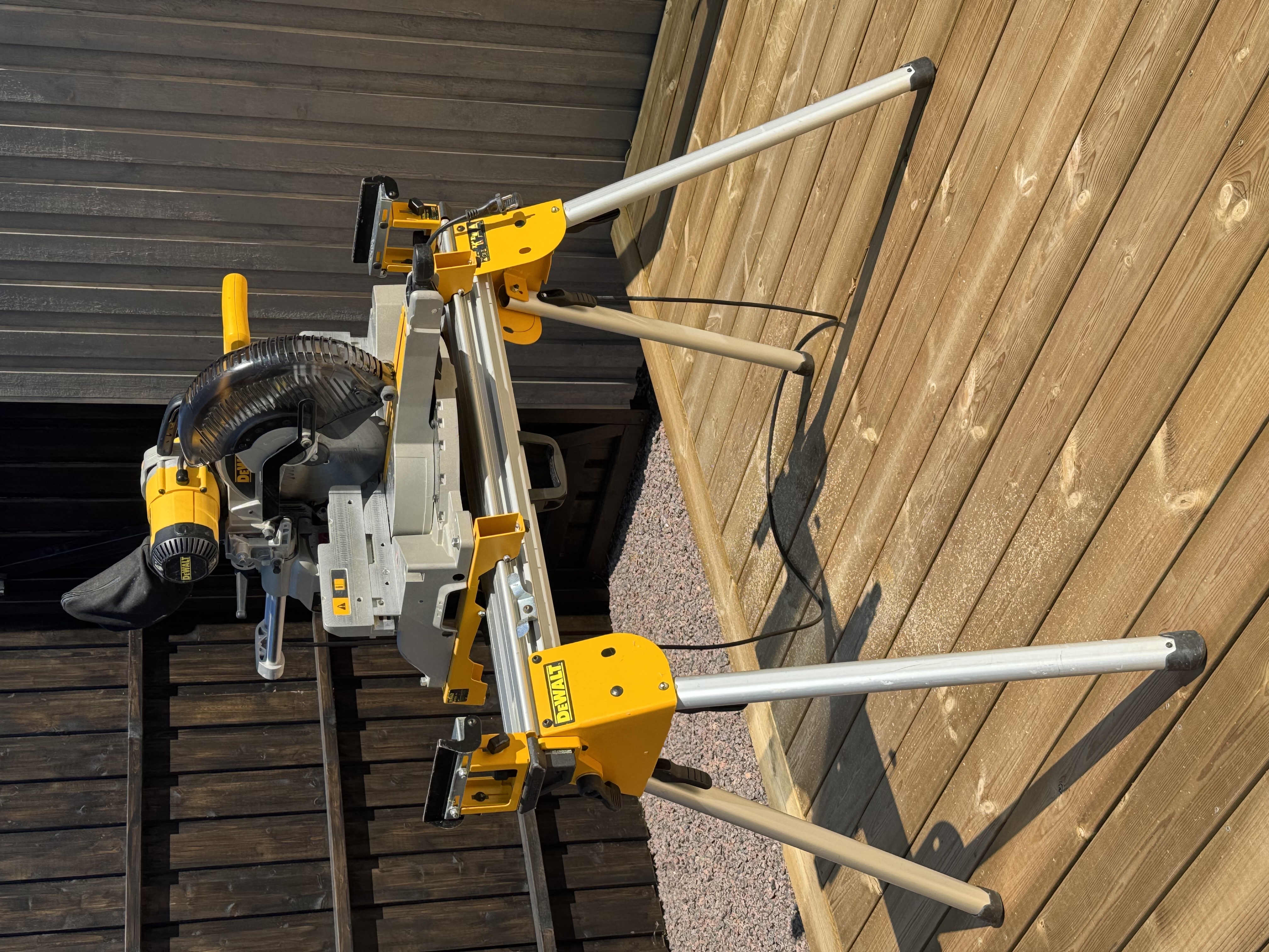 Dewalt kap- och gersåg med stativ