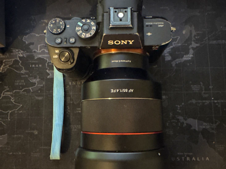 Sony a7r ii plus 85mm f1.4