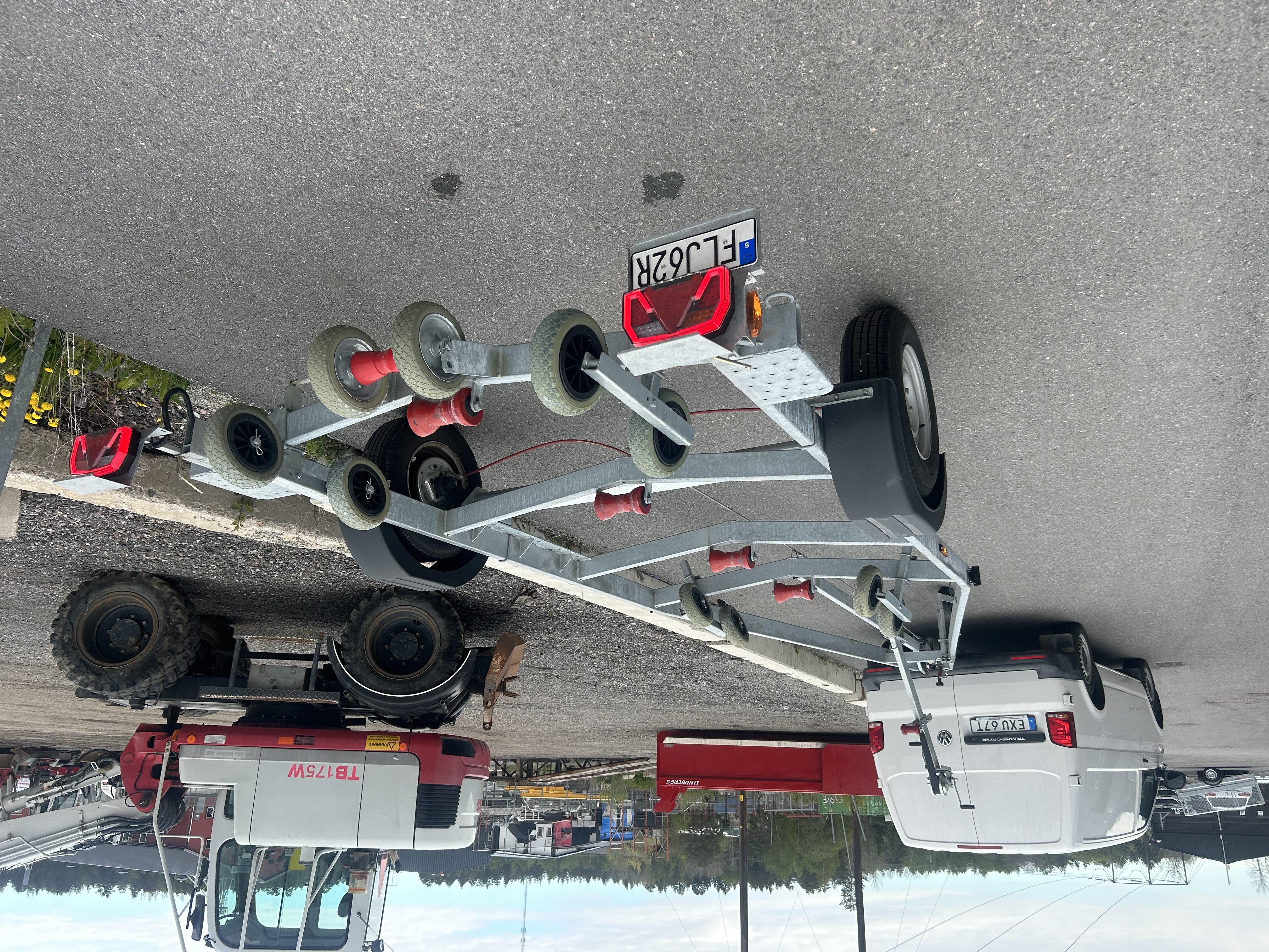 Automat dragbil + båttrailer last 1400kg 7,2m båtar 80km/h