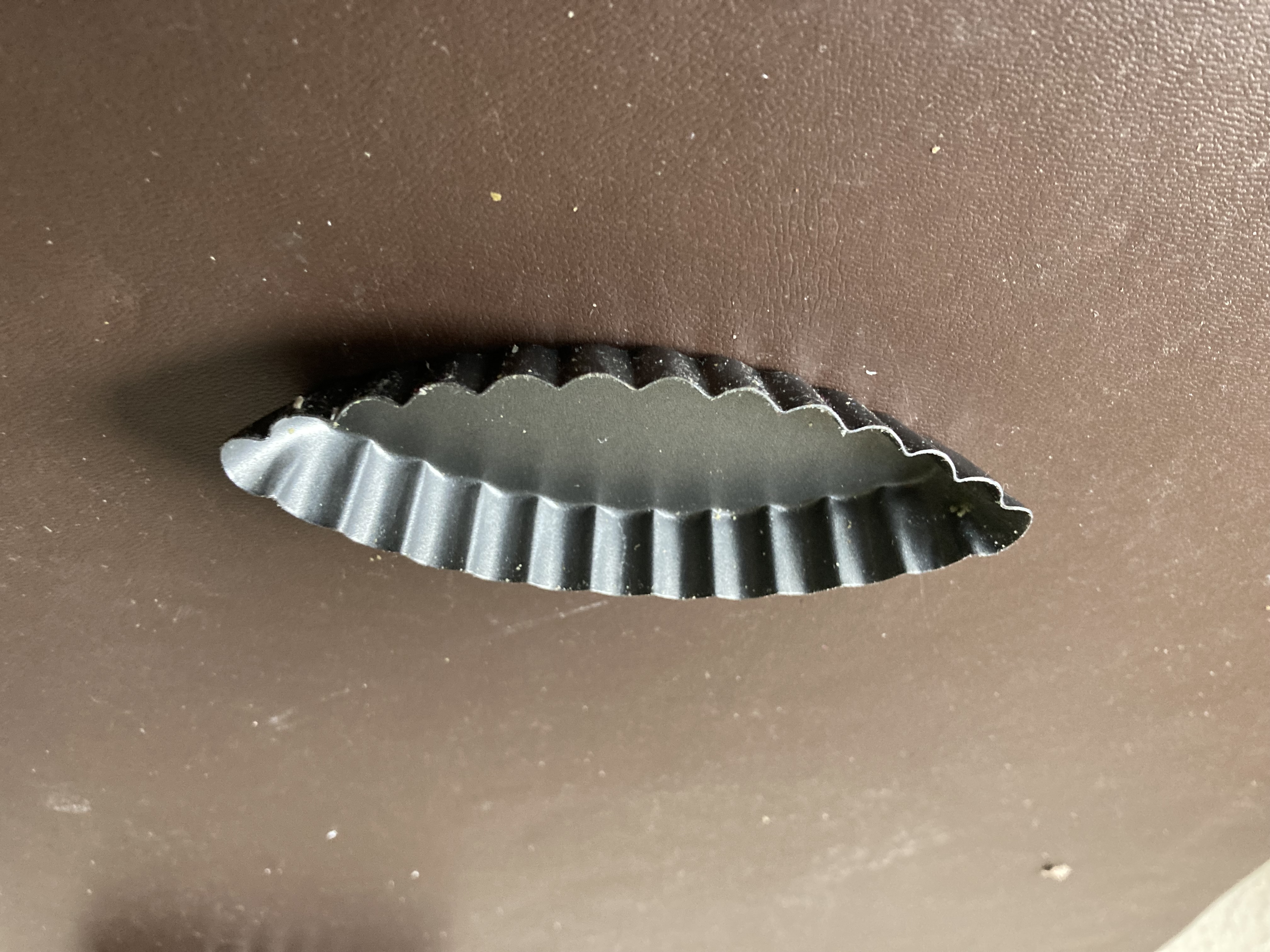 5" long barquttet tins