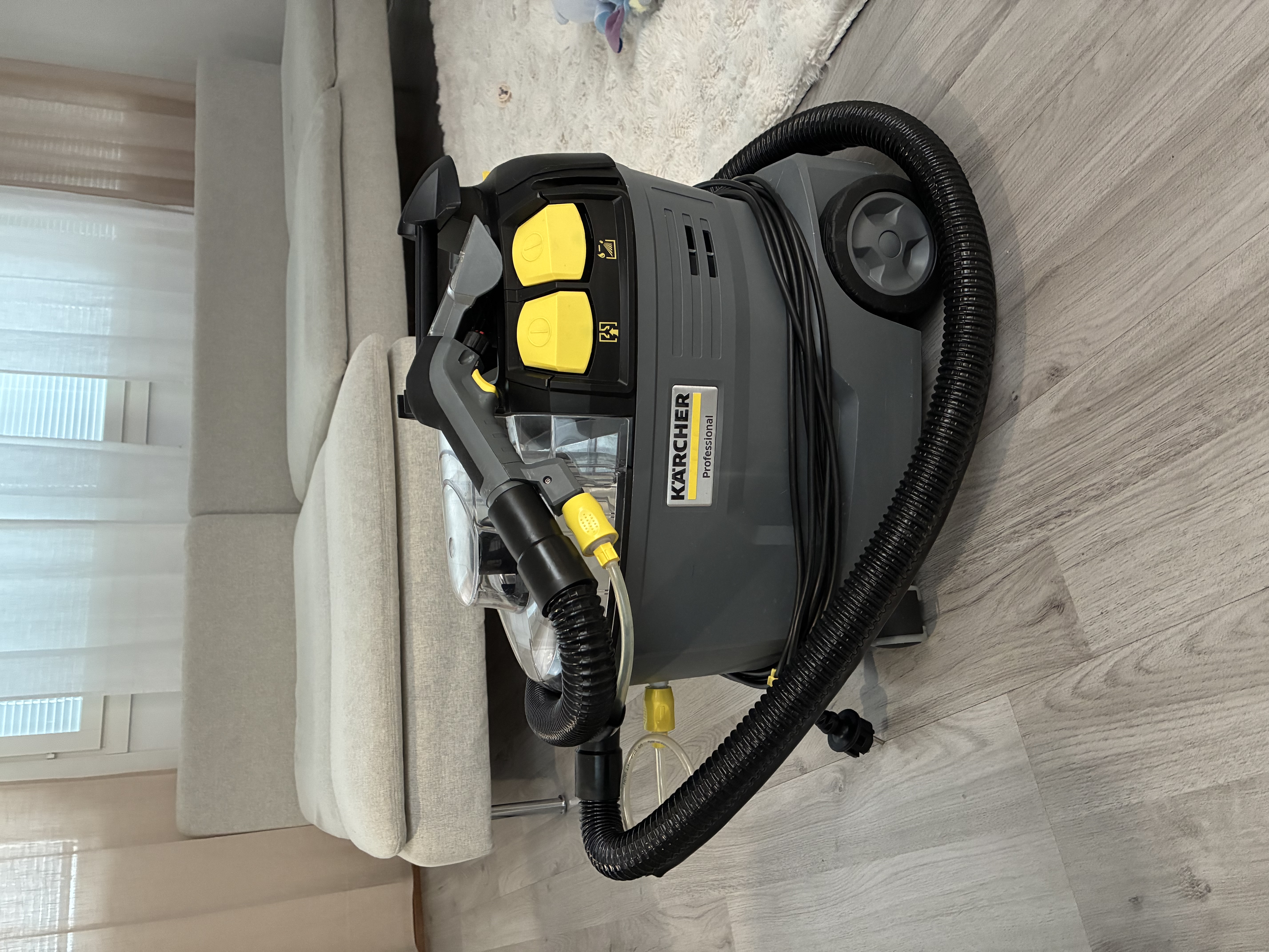 Kärcher puzzi 8/1 tekstiilipesuri