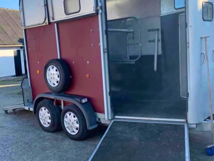 Hästtransport uthyres vellinge