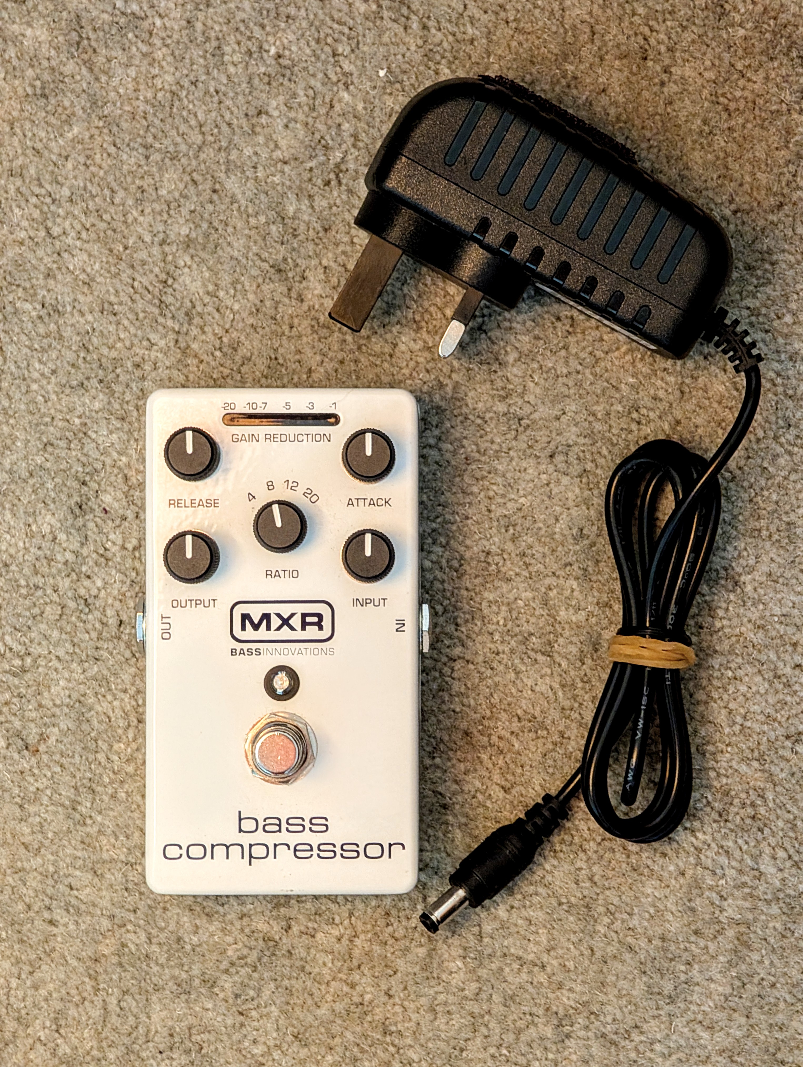 Mxr m87 bass guitar compressor with 9v lead
