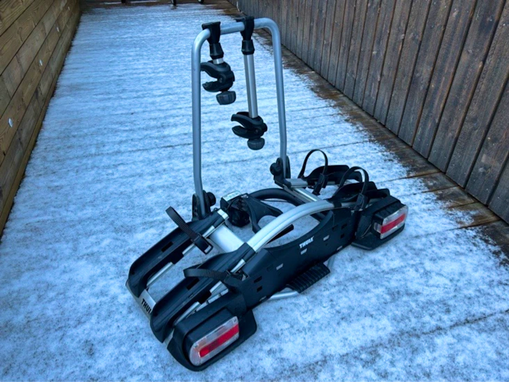 Tiltbar cykelhållare från thule för 2 cyklar