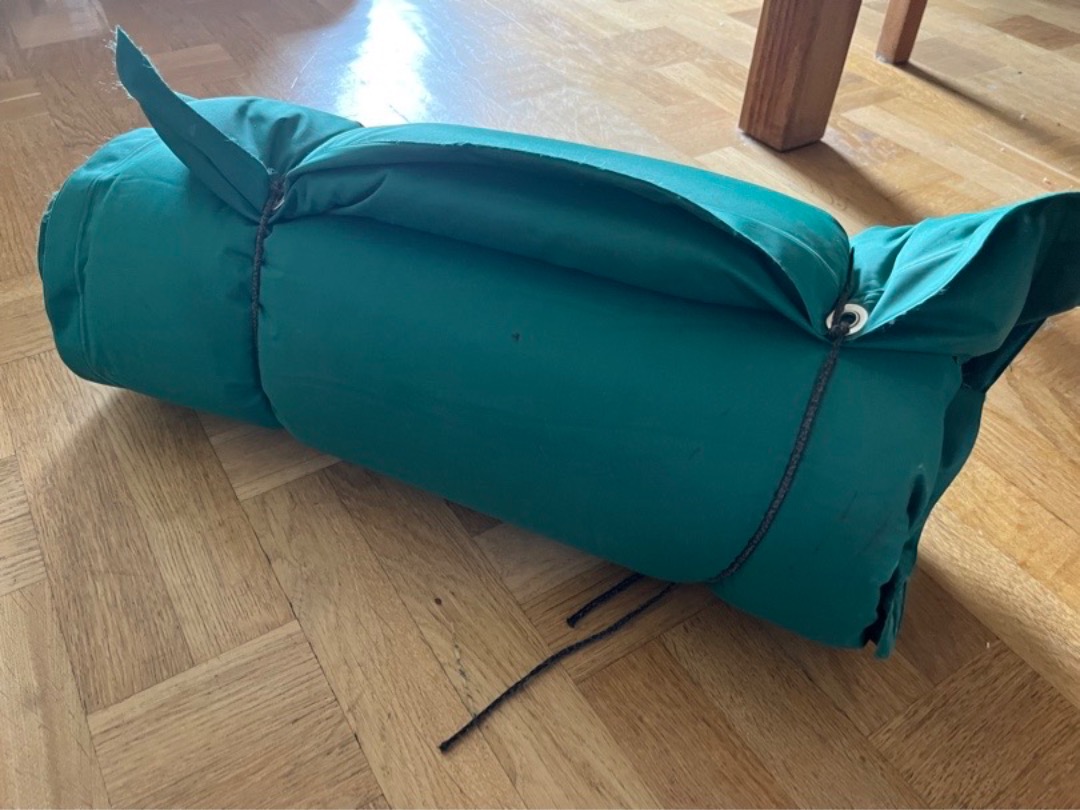 Liggunderlag självuppblåsande
