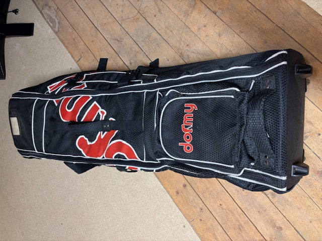 Resefodral till golfbag – vadderat med hjul & skofack