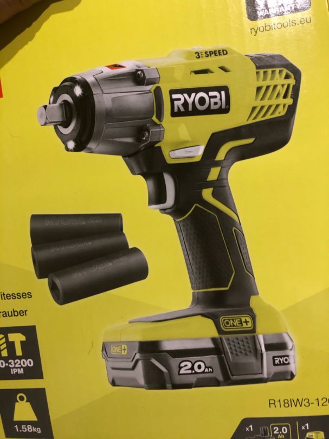 Stark mutterdragare med hylsor