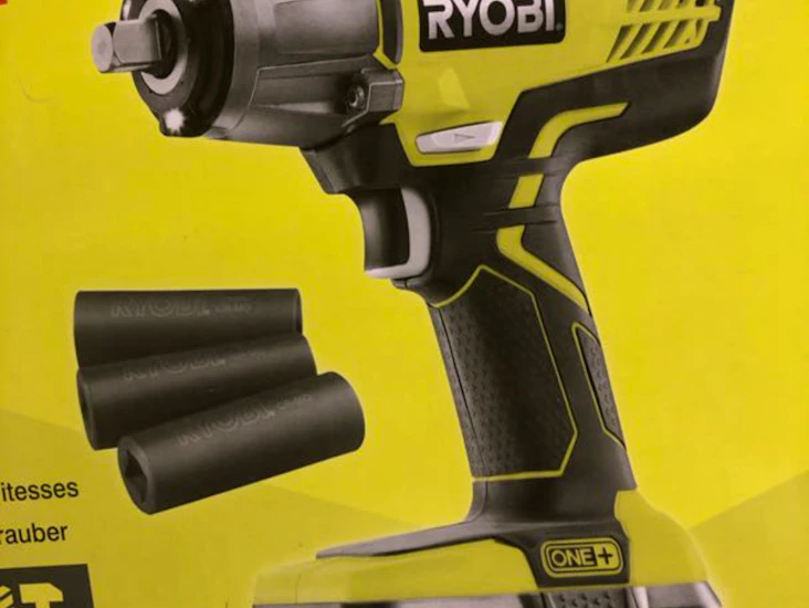 Stark mutterdragare med hylsor