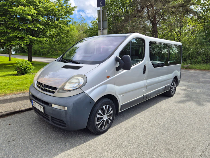 Minibuss 9 sits + stort bagage (dubb däck på under vinter)