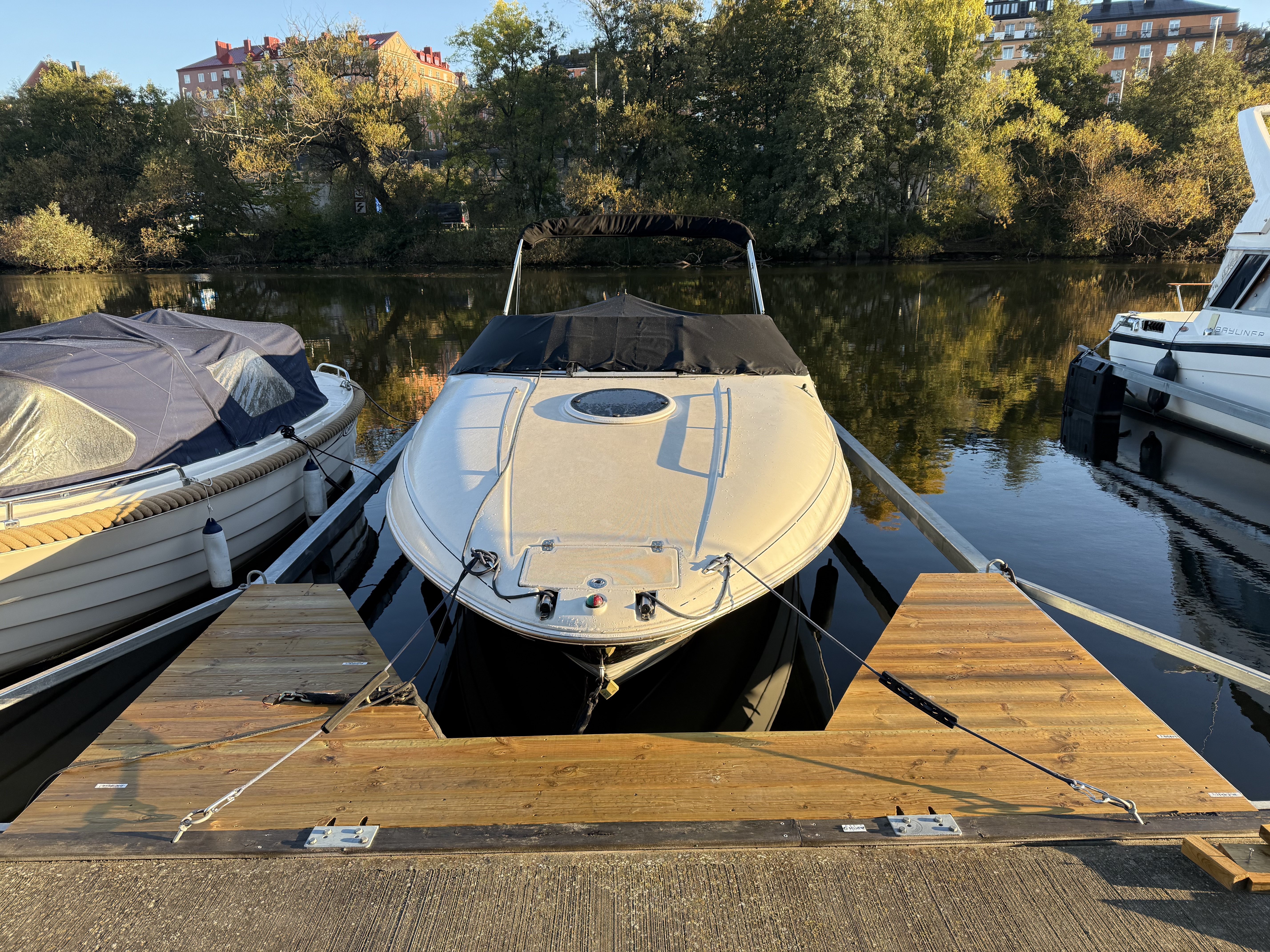 Regal 2450 daycruiser, med eller utan skeppare
