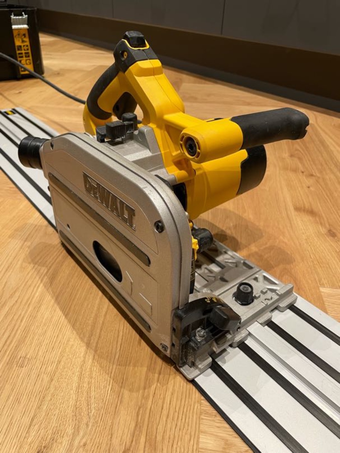 Senkesag med skinne (dws520)