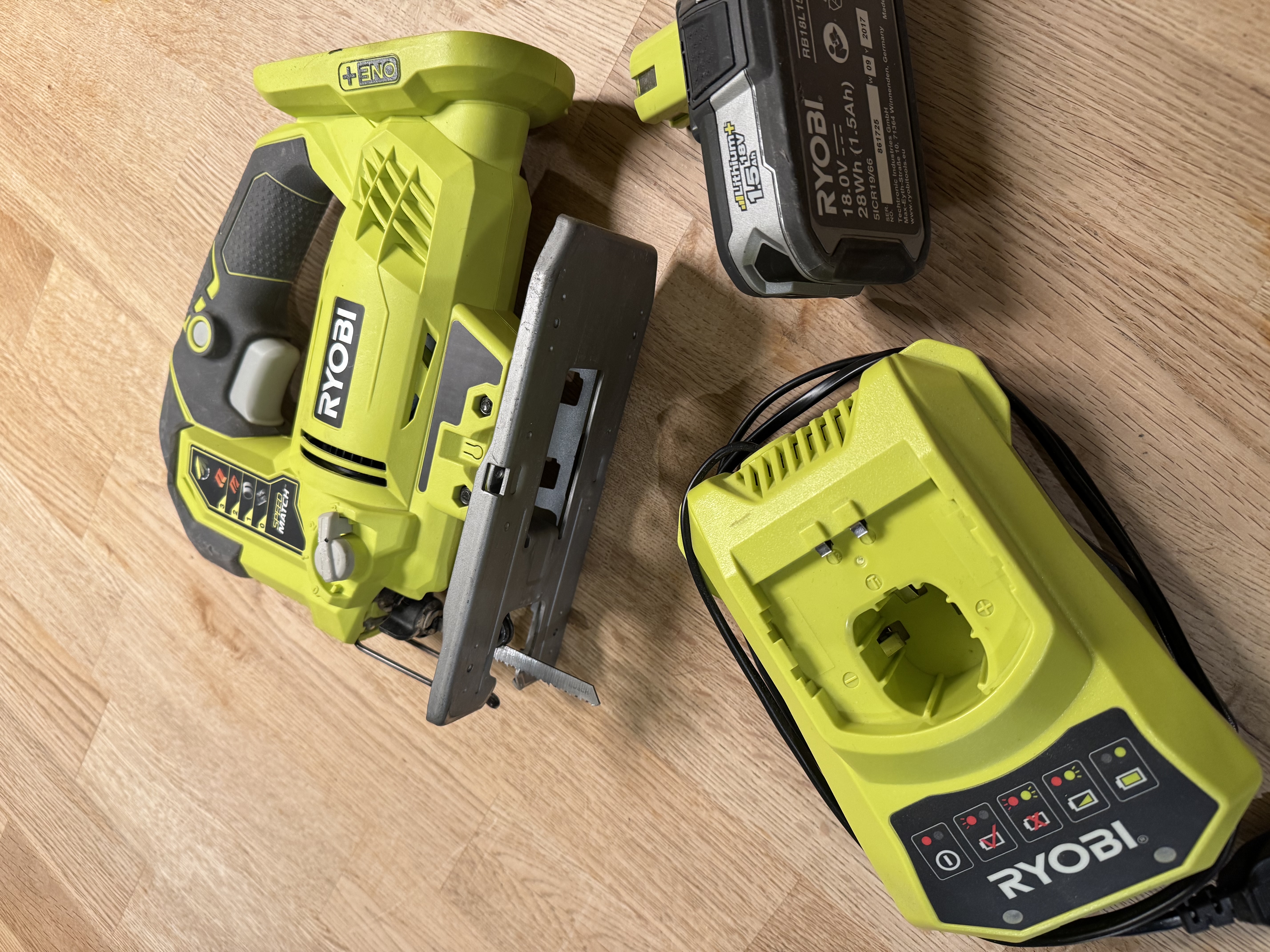 Ryobi stikksag (r18js)