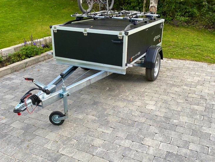 Tredal lokkhenger t-75 med 4 sykkelstativ. (godkjent for 100 km/t)