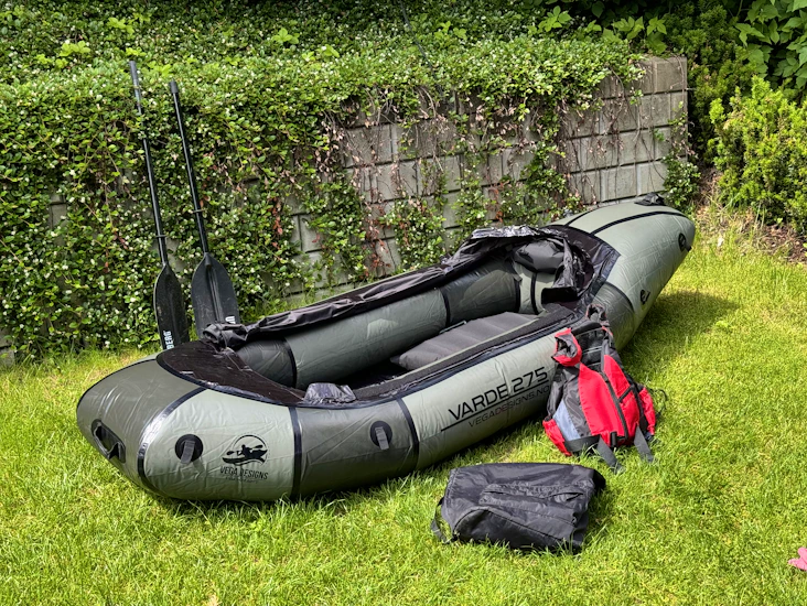 Vega designs varde 275 packraft med åre og vest