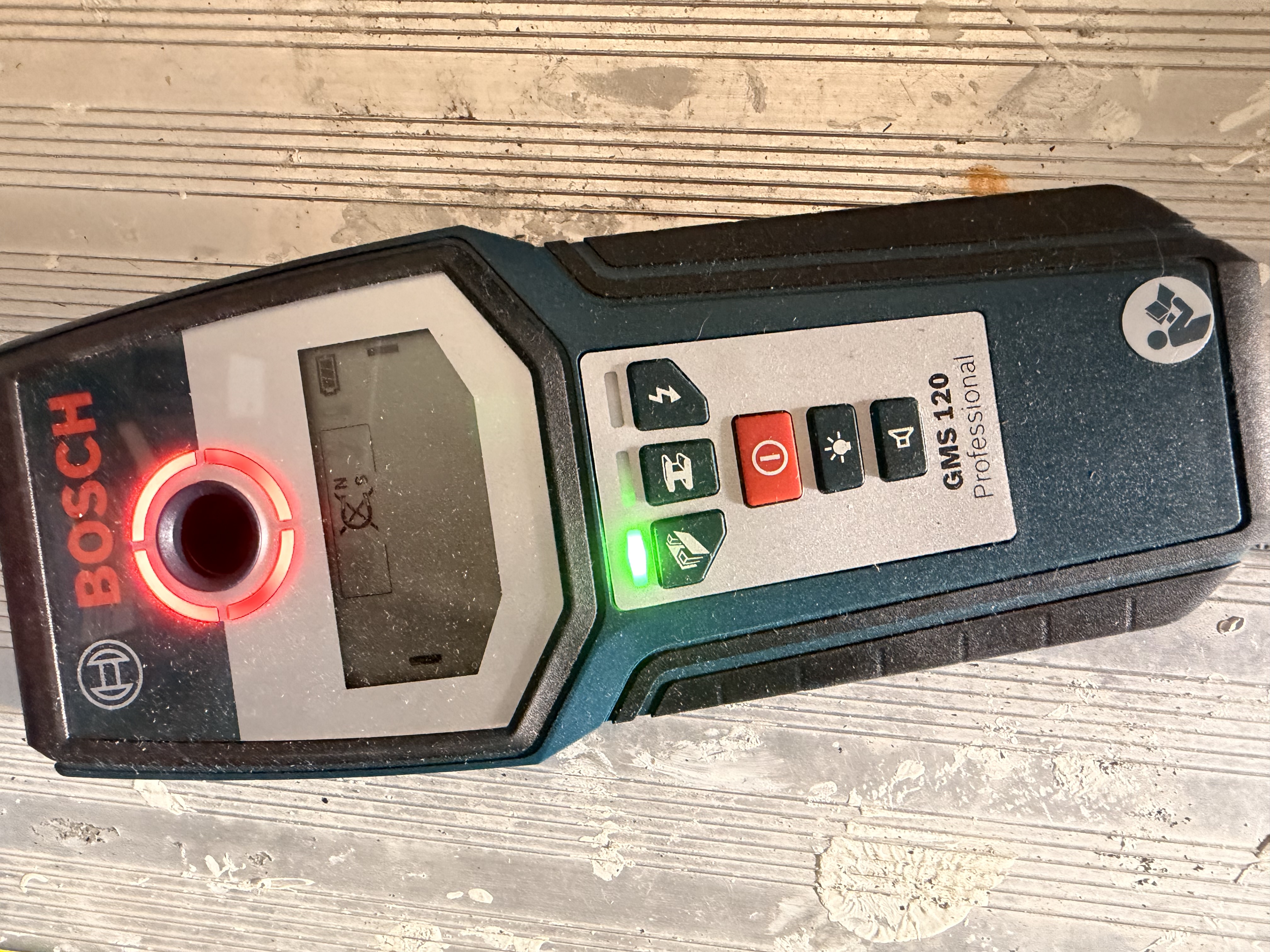 Regelsökare bosch professional för regler, metall och el