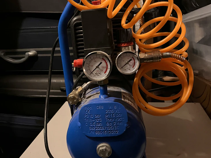 biltema ce8 kompressor – 8l, 10 bar, perfekt til hjemmebruk