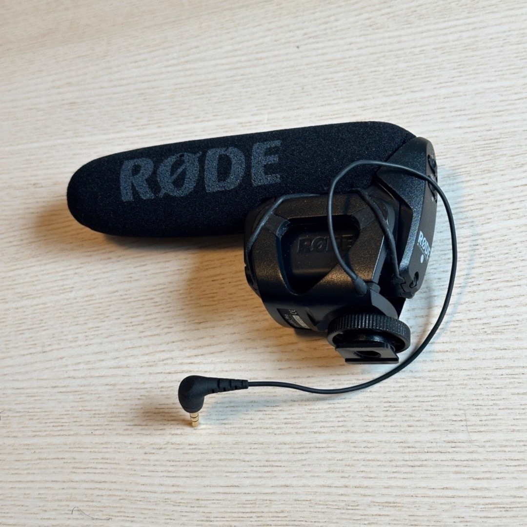 Røde videomic pro, med vindhette/pels