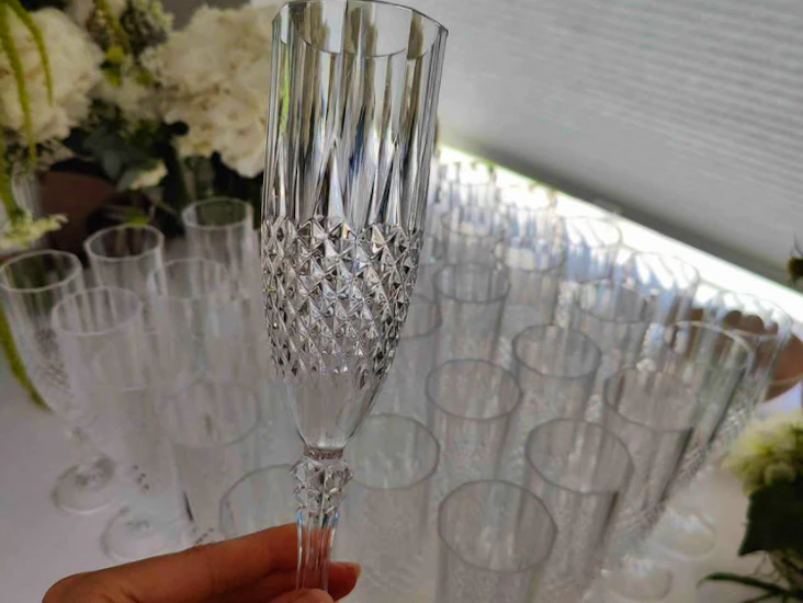 Champagneglas i hård plastik