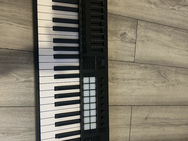 Novation launchkey 49 midi controller – studio & production ready