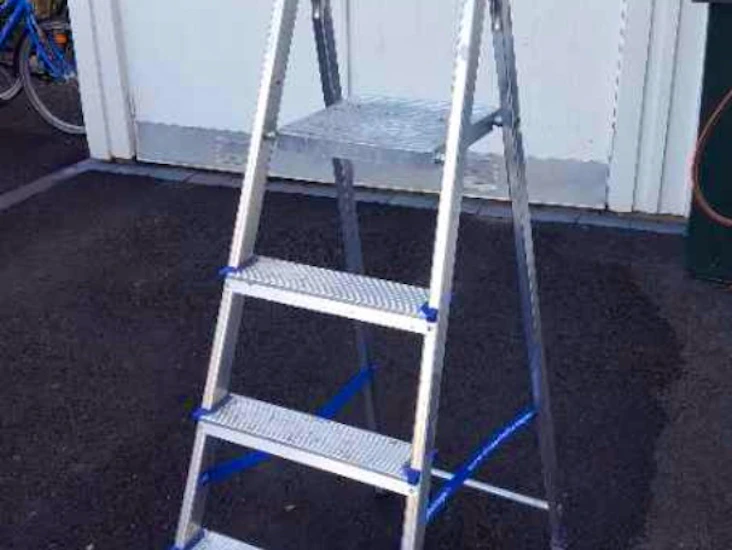 Trappstege med fem steg