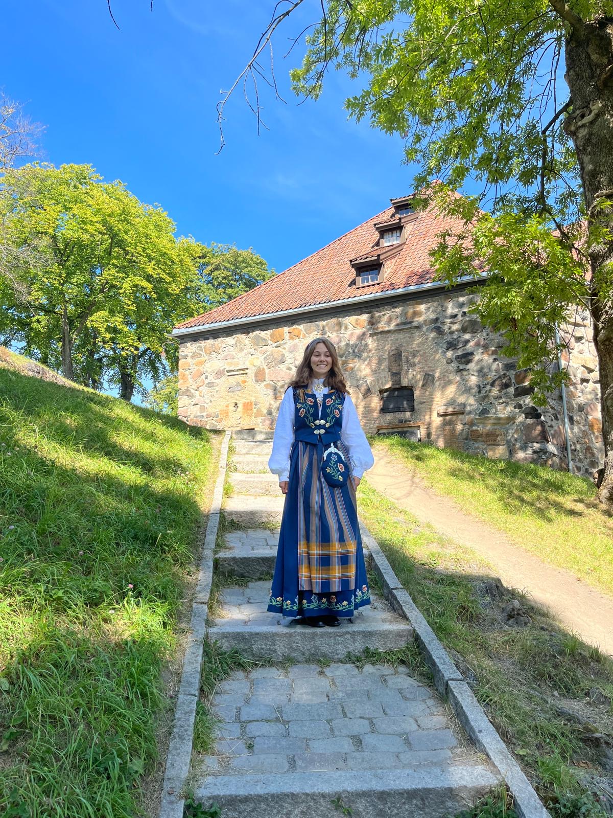 Nordlandsbunad til leie