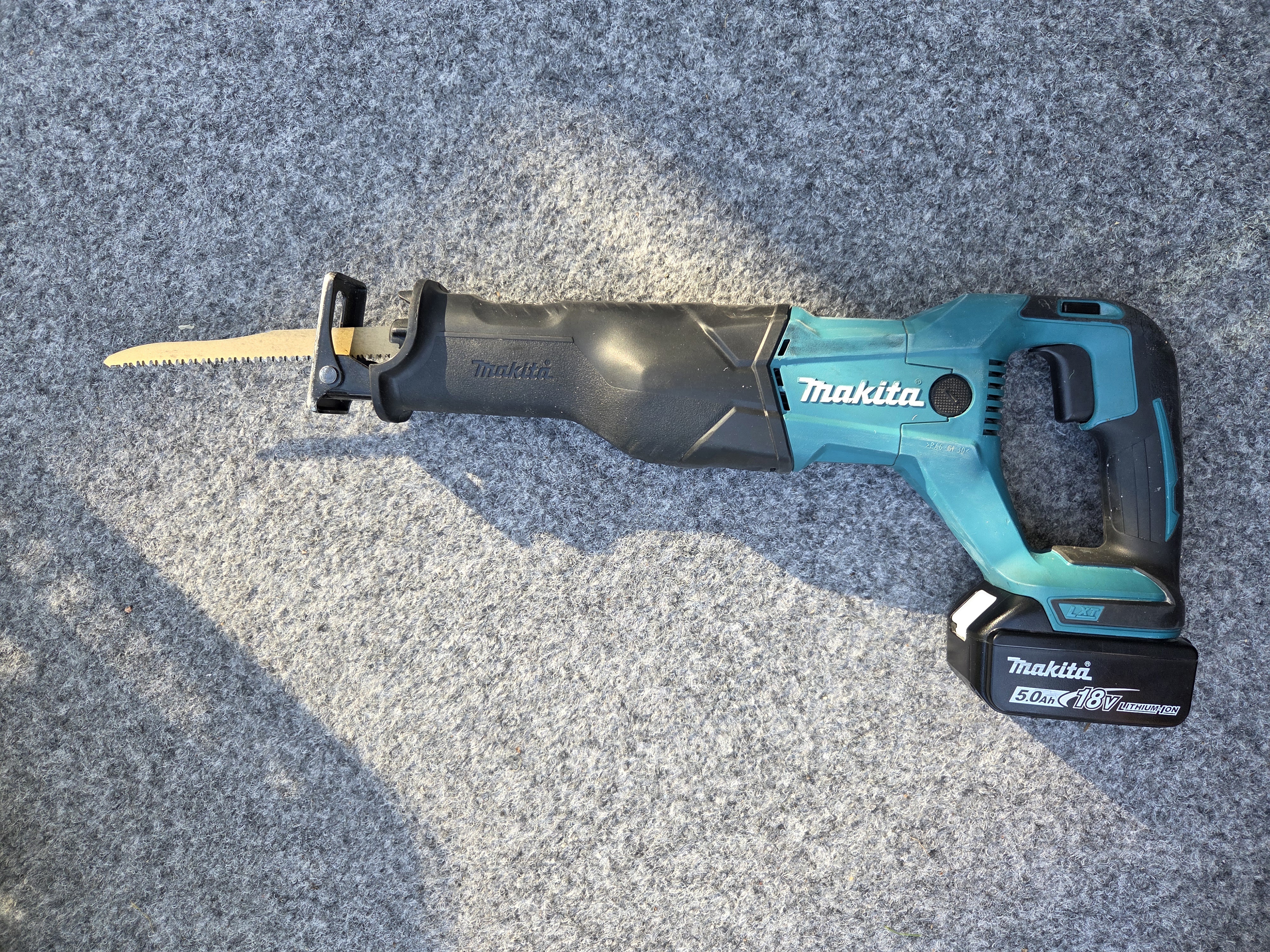 Puukkosaha makita djr186