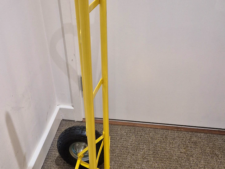 Heavy duty folding and fixed toe sack truck - 200kg capacity - with pneumatic wheels