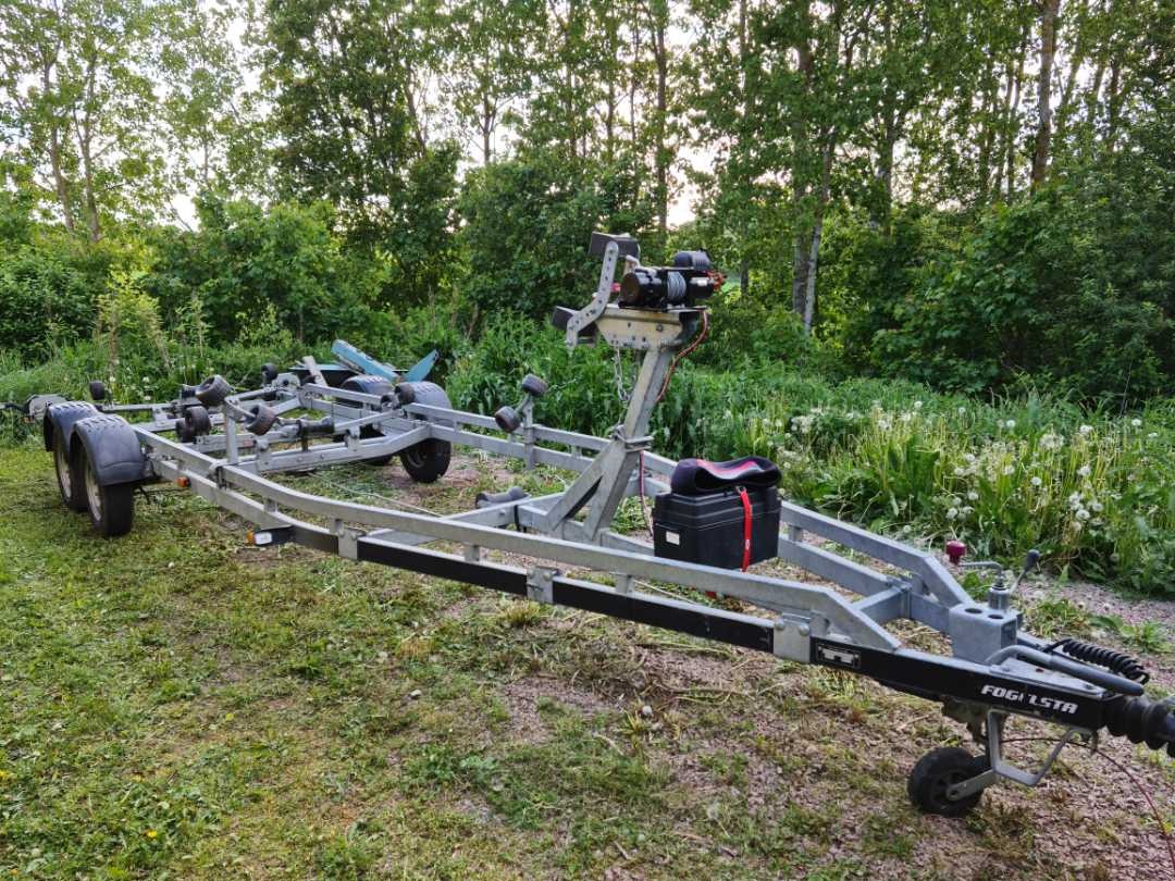 Fogelsta 1990kg 80km/h m. elvinsch