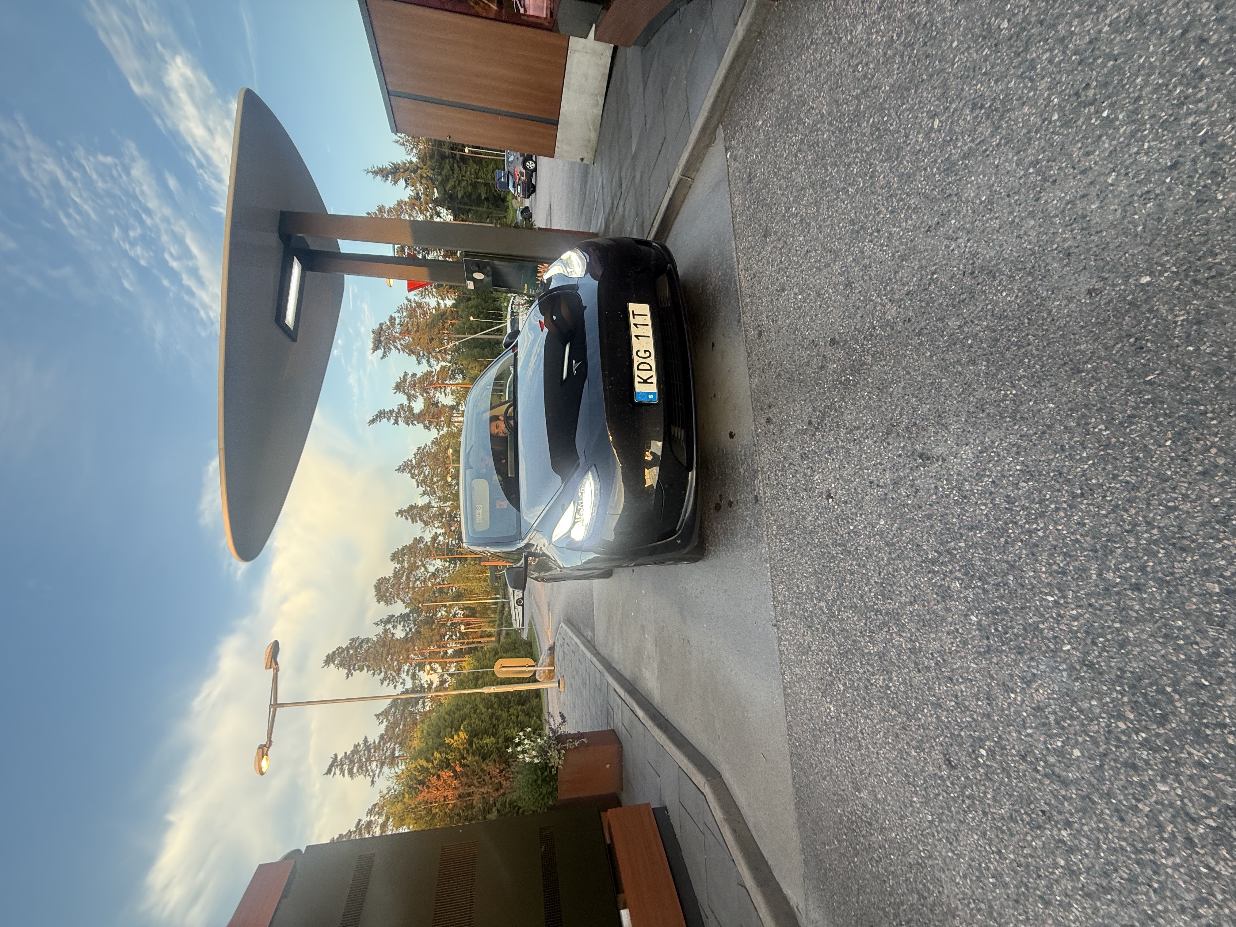 Tesla model y long range 2025