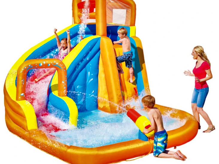 Barnpool med rutschkana