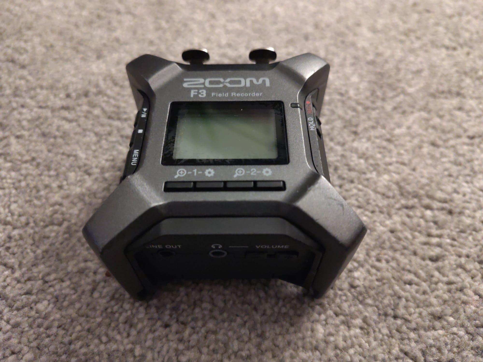 Zoom f3 multitrack field recorder