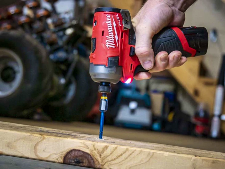 Milwaukee m12 slagskrutrekker