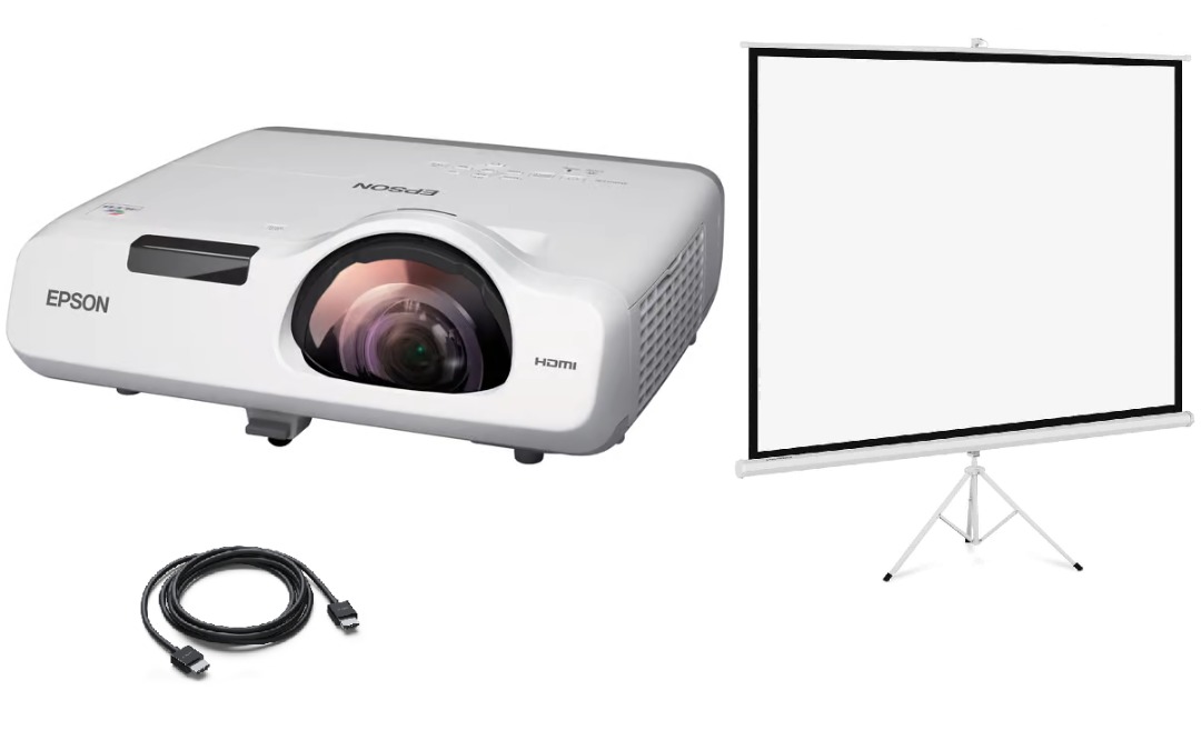 Epson projektor + projektorduk på stativ.