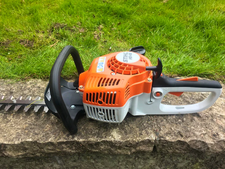 Stihl hs45 - bensindriven med dubbel kniv