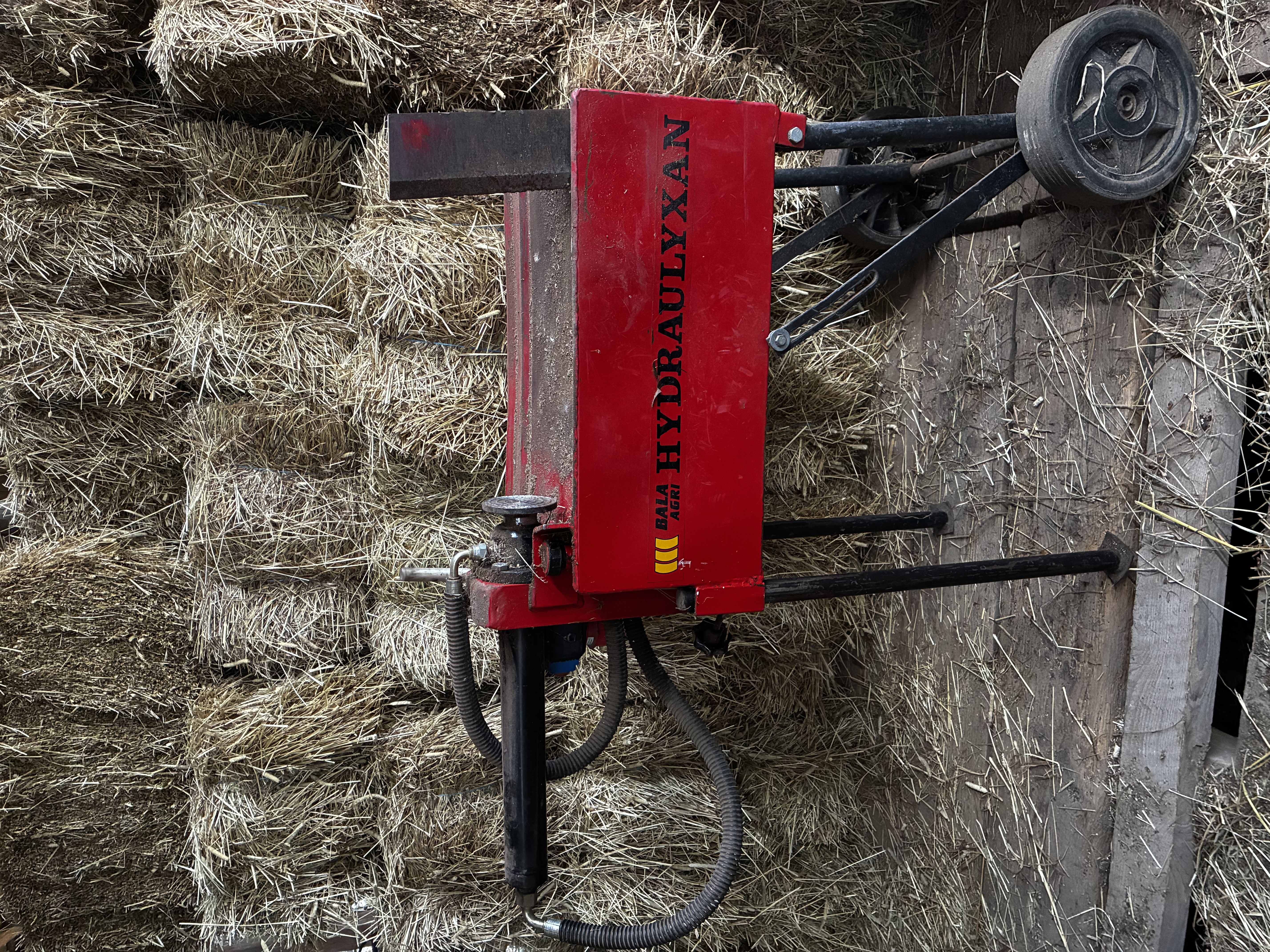 Vedklyv 3-fas – kraftfull hydraulisk vedklyv för grov ved