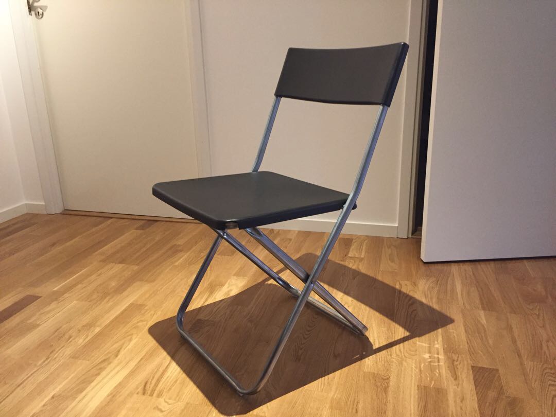 8 stycken klappstolar