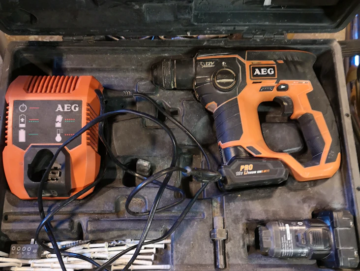 Aeg 12v rotary sds hammer drill
