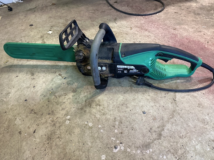 Stark elsåg för bygg eller trädgård