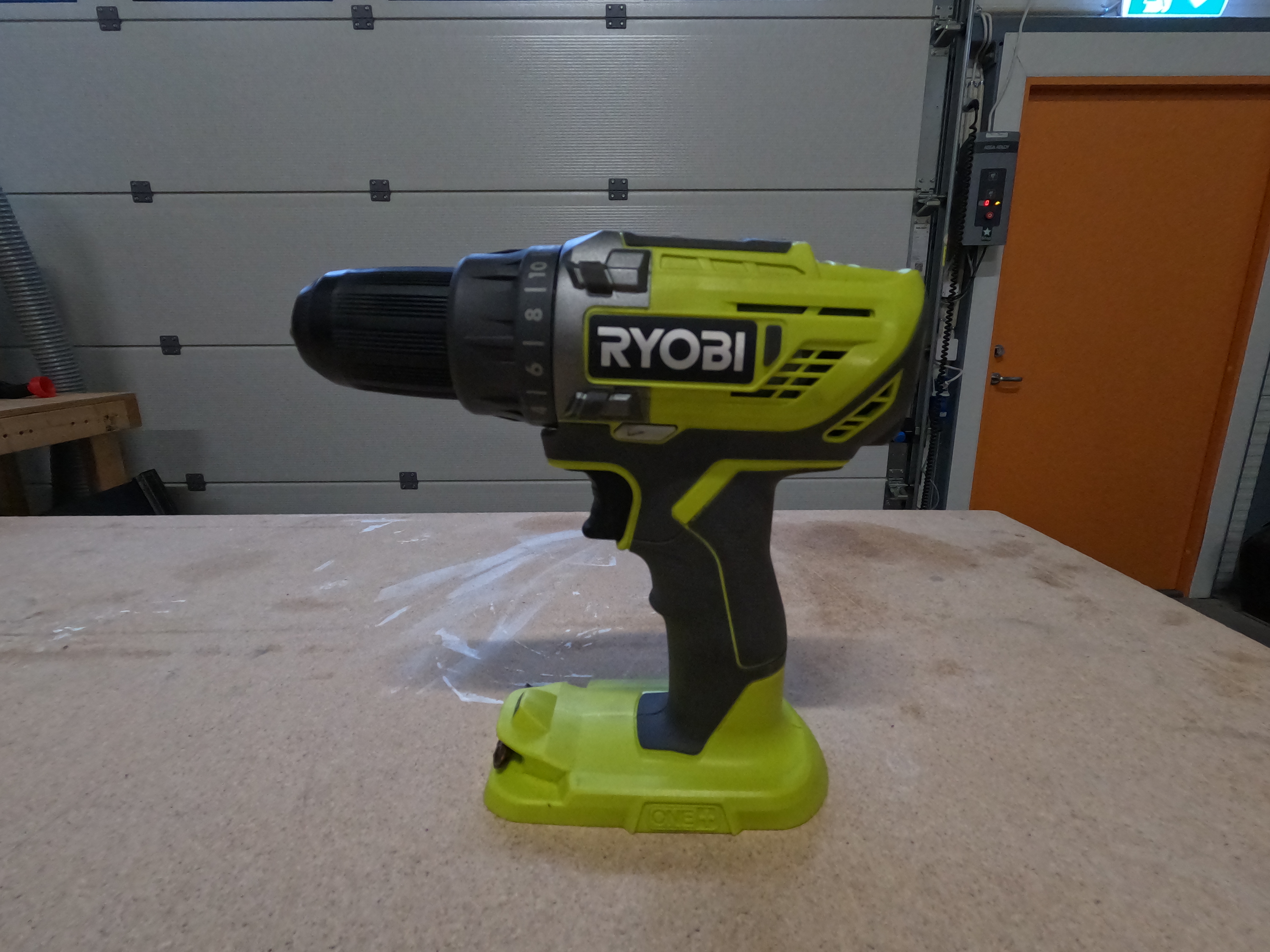 Ryobi drill & slagdrill, med batteri og lader. 