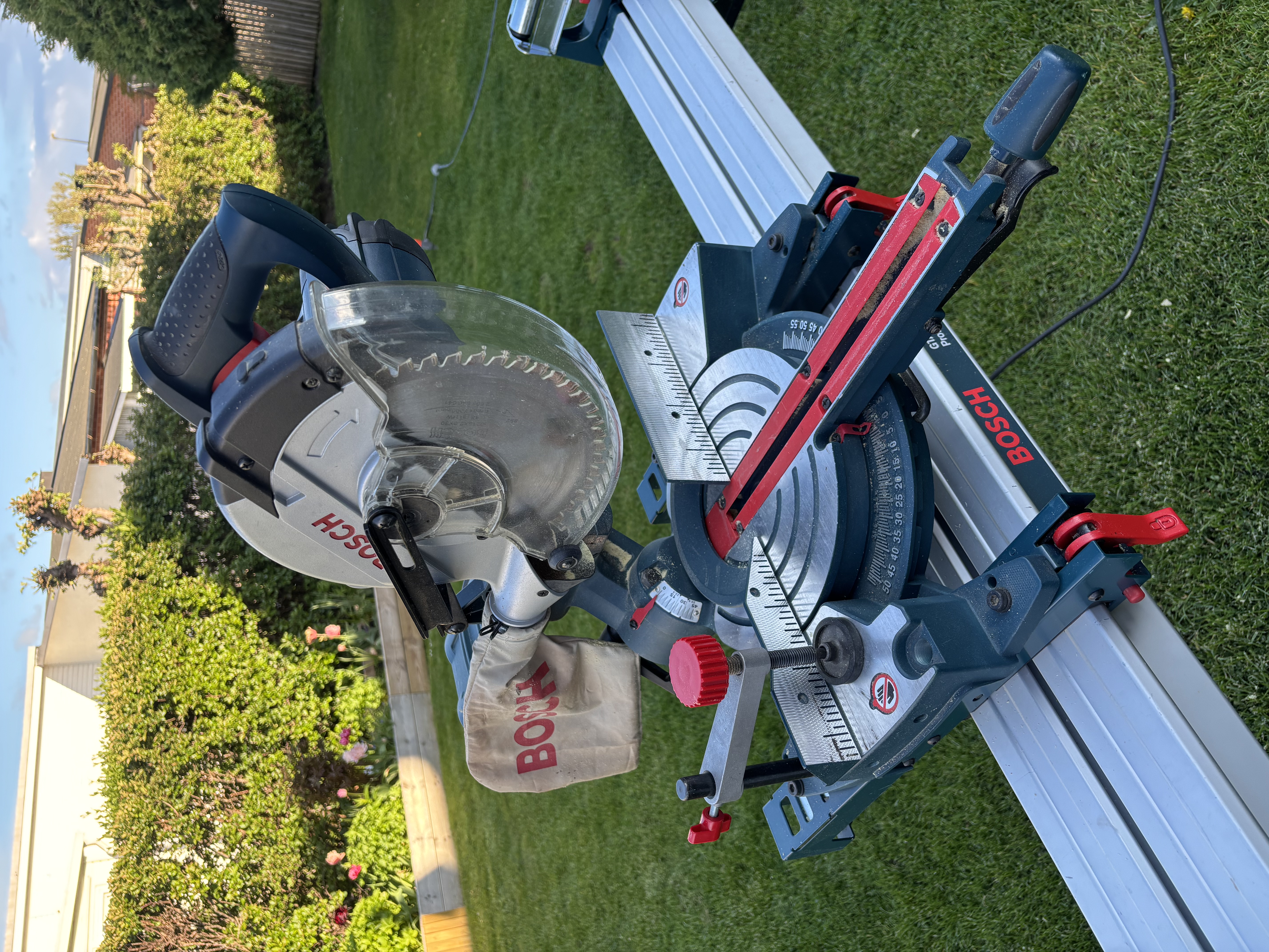 Bosch kap & gersåg gcm8s & stativ gta3700