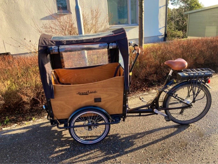 Eldriven lådcykel uthyres