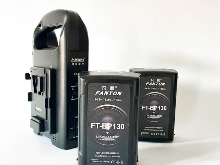 V-mount kit (2x batterier och laddare)