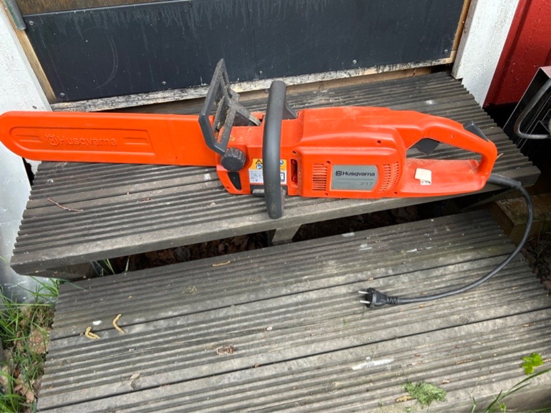 Elektrisk motorsåg , kedjesåg