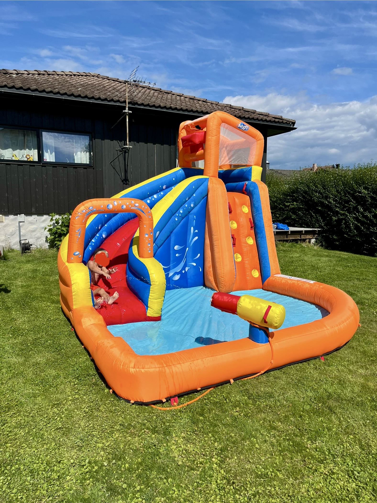 Vannpark sklie og hoppeslott