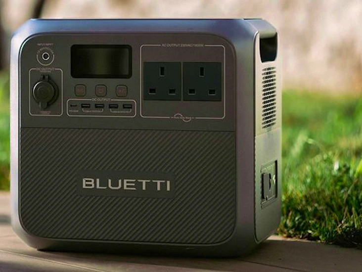 Bluetti ac180 portable power station - massive capacity
